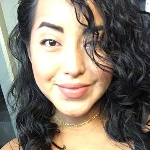 Meet your Posher, Denise